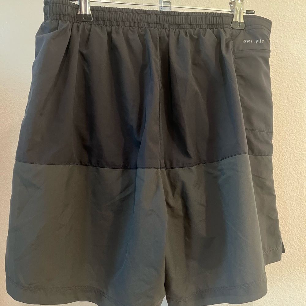 Nike Dri-FIT Men's Gray Athletic Shorts Breif Lined